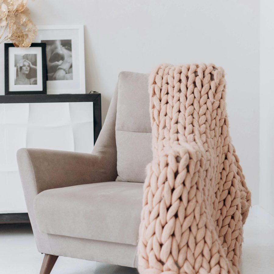 pexels-mikhail-nilov-6707630